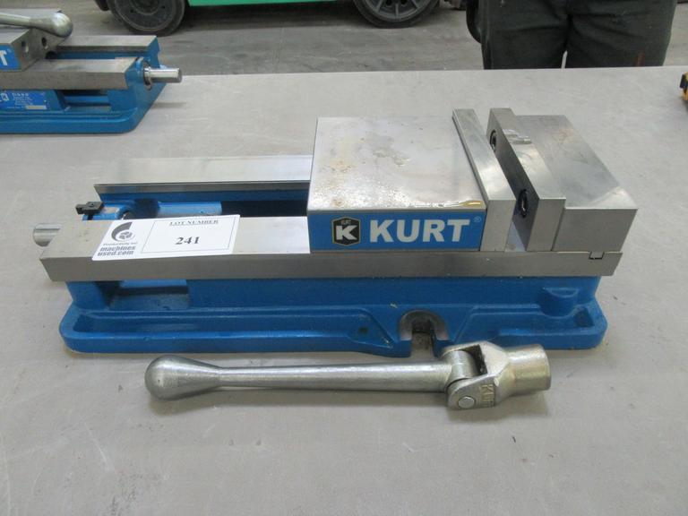 Kurt D688 6" Machine Vise w Handle