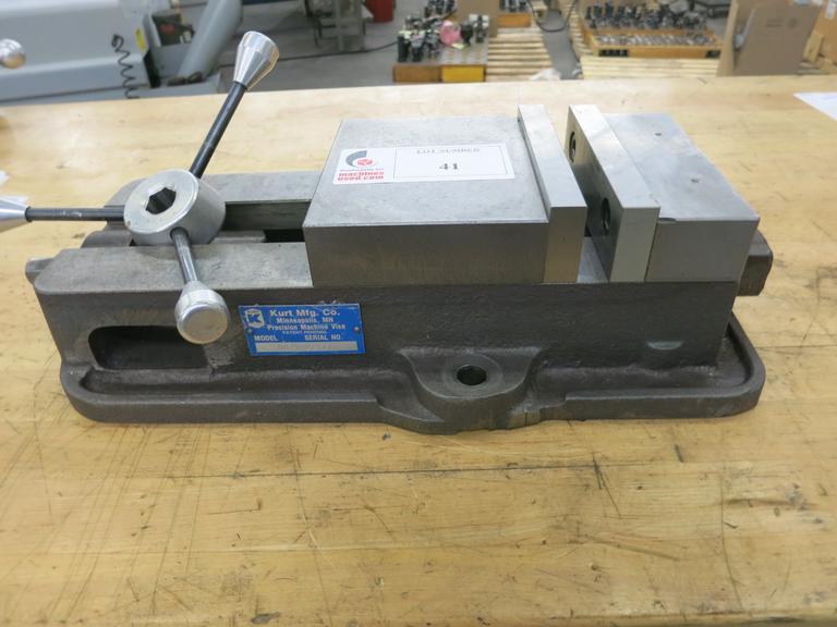 Kurt Model D675 6" Machine Vise With Speed Handle