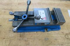 Kurt Model D688 6" Machine Vise With Speed Handle