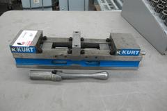 Kurt DL-400C 4" Double Lock Machine Vise With Handle