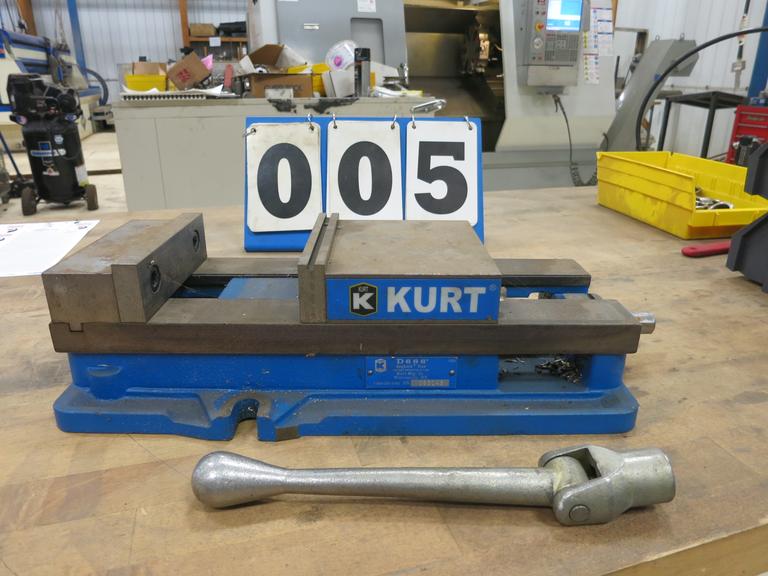 Kurt Model D-688 6" Machine Vise with Steel Jaws and Handle