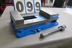 Kurt D688 Machine Vise