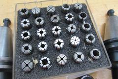 (6) DA200 Collet Style CAT 40 Tool Holders with (25) DA200 Collets