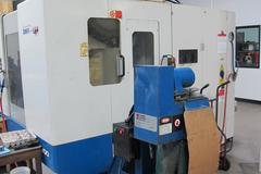 Daewoo DMV-400 CNC Vertical Machining Center with 2 Station Pallet Changer