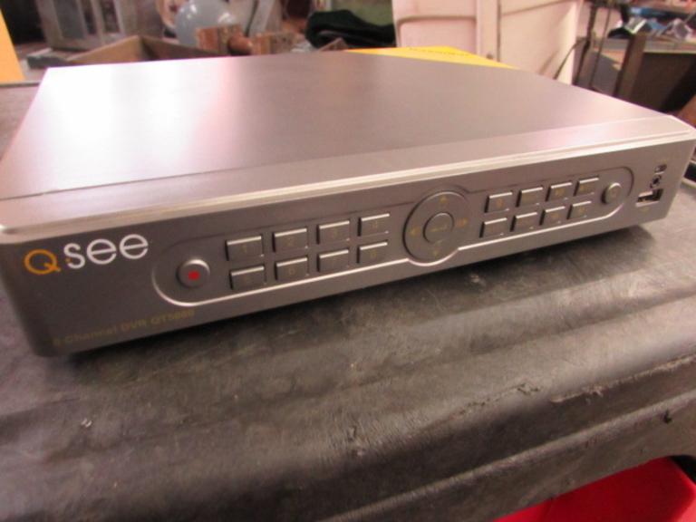 Qsee QT5680 8-Channel NTSC/PAL Video System with (2) Camera