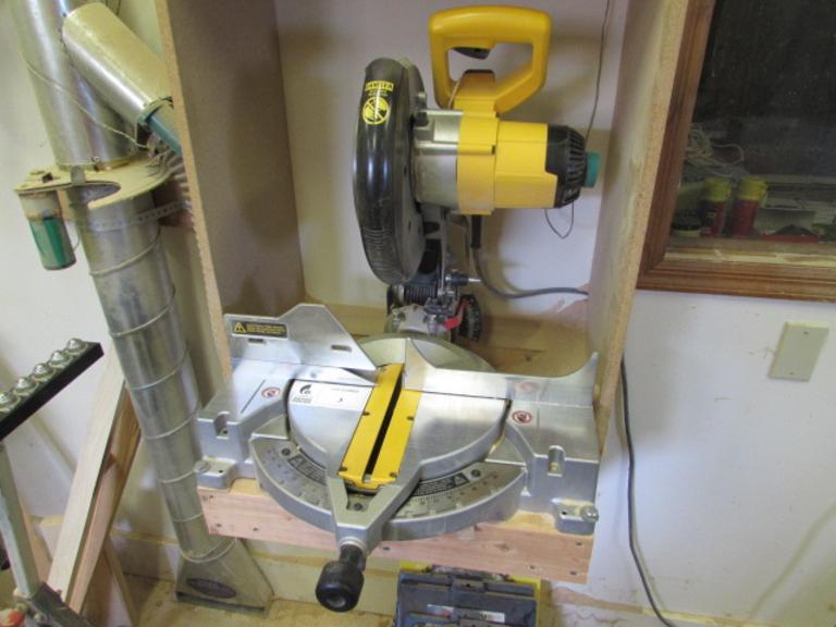 DeWalt Model DW703 Compound Miter Saw.  10" Blade Capacity