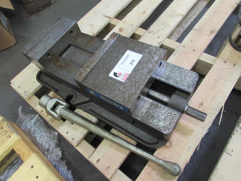 Kurt D810 8" Precision Machine Vise with Handle and Steel Jaws