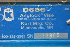 Kurt D-688 6" Machine Vise with Handle