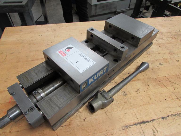 Kurt DL-600C 6" Double Lock Precision Machine Vise with Handle