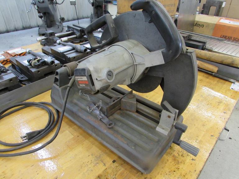 Black and Decker Compound Mitre Saw 