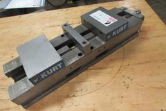 Kurt DL-600C 6" Double Lock Precision Machine Vise with Handle