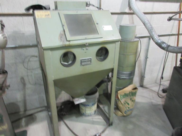 EconoLine RA-30-0 Sand Blast Cabinet with Reclaim Unit Foot Trip, Gun and Gloves