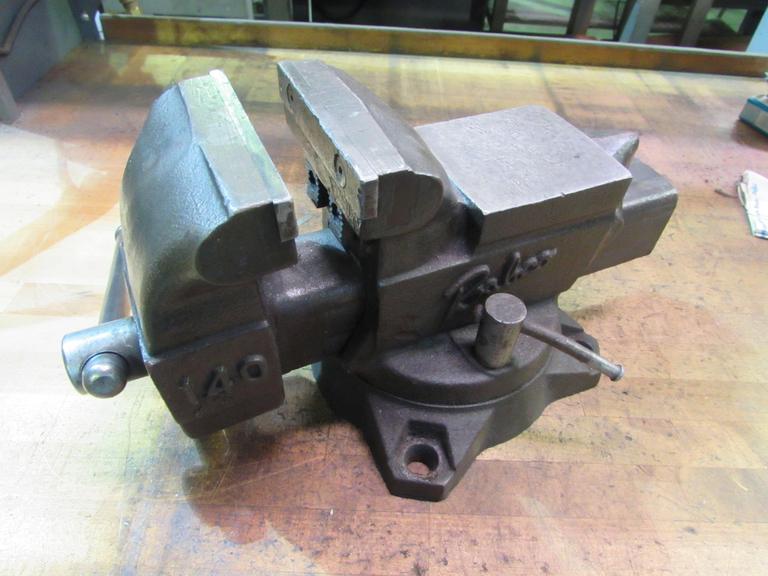 Babco 140 4" Bench Vise with Swivel Base