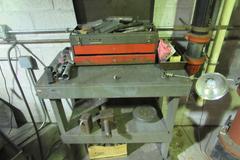 Andrychow TUG40 17" x 40" Removable Gap Engine Lathe with Tool Post and Chucks