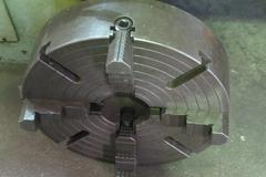 Andrychow TUG40 17" x 40" Removable Gap Engine Lathe with Tool Post and Chucks
