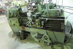 Andrychow TUG40 17" x 40" Removable Gap Engine Lathe with Tool Post and Chucks