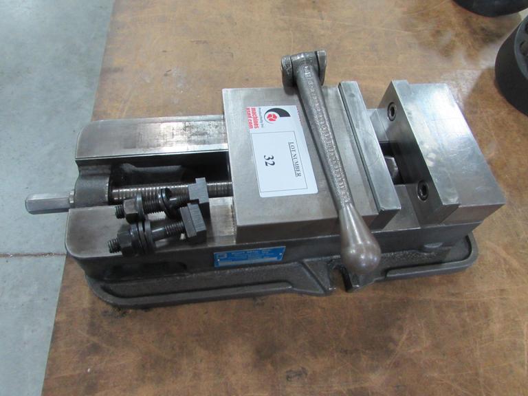 Kurt D675 6" Precision Machine Vise with Steel Jaws and Handle