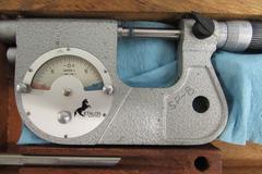 Etalon 0-1" Pressure Micrometer with Wooden Case