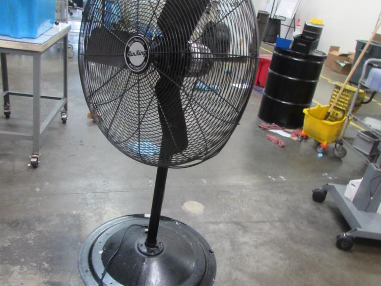 Air King 32" Shop Fan w Stand