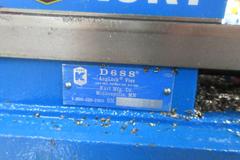 Kurt Model D-688 6" Machine Vise