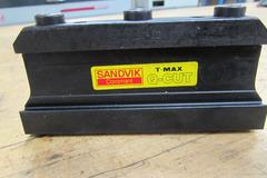 Sandvik T-Max Q-Cut Cut-Off Tool Holder and (4) Comet G0350420 Turning Tool Heads