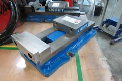 Kurt Model D-688 6" Machine Vise