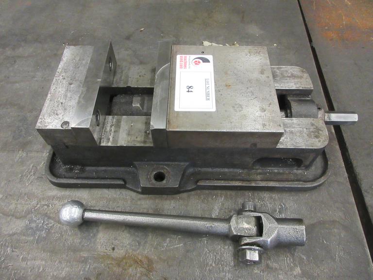 Kurt D-60 6" Machine Vise w Steel Jaws and Handle