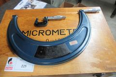 Phase II 0" - 12" Micrometer Set in Wooden Box, Complete