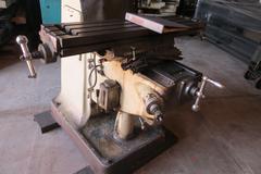 Acer Ultima-3VS Vertical Knee Mill with Newall TM211000 2-Axis DRO