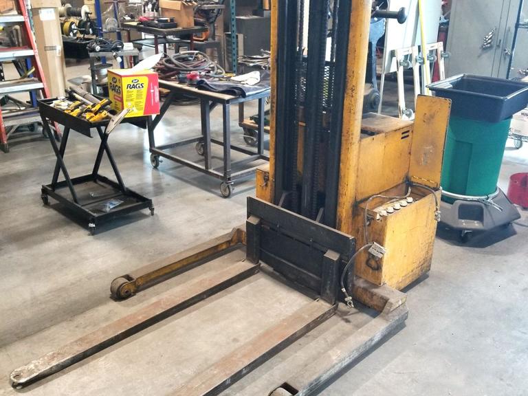 Big Joe PDM-30-106 2000LBS Capacity Electric Walk Behind Straddle Stacker (Pallet Forklift)