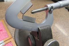 Mitutoyo No. 114-202 V-Anvil Micrometer with Ratchet Thimble, Wooden Case and Stand.  .093" to 1" Measuring Range, .0001" Resolution