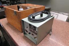 Balantron Balancer with Actuator, Vibration Pickup and Wooden Case