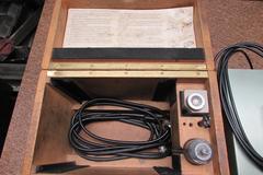 Balantron Balancer with Actuator, Vibration Pickup and Wooden Case