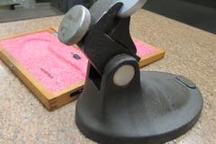 Mitutoyo No. 114-202 V-Anvil Micrometer with Ratchet Thimble, Wooden Case and Stand.  .093" to 1" Measuring Range, .0001" Resolution