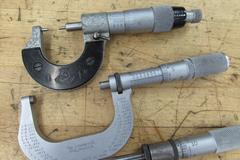 Assorted Inspection Tools: (4) Micrometers from 0" to 3" and (1) B&S 6" Digital Caliper