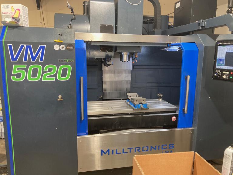Milltronics VM5020 3-Axis CNC Vertical Machining Center w/Thru Spindle Coolant, Probing & Rigid Tapping, LESS THAN 5,000 POWER ON HOURS!