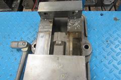 Kurt D-60 Precision Machine Vise with Handle