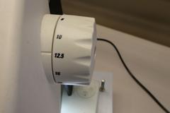 Leica EZ4 Stereo  Zoom Microscope w Built-In Light Source, 8-35X Adjustable Zoom