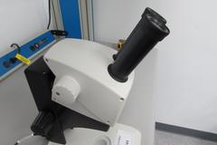 Leica EZ4 Stereo Zoom Microscope w Built-In Light Source, 8-35X Adjustable Zoom