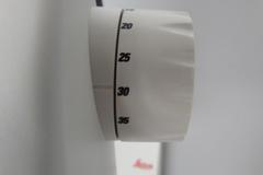 Leica EZ4 Stereo Zoom Microscope w Built-In Light Source, 8-35X Adjustable Zoom