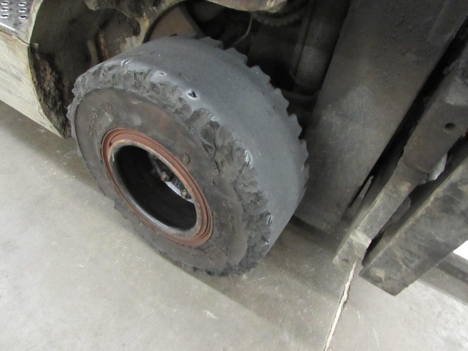 Machines Used | Nissan MAP1F2A25LV 4060lb Capacity LP Powered Fork