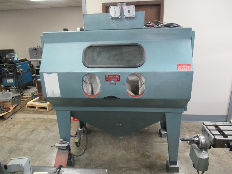 Universal Abrasive Blast with Empire Dust Collection System