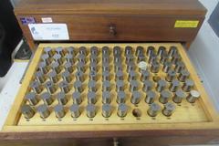 Meyer 4 Drawer Gauge Pin Cabinet With + Gauge Pins. Models M-5,M-6,M-7 from .751-1.00 Missing a few Pins