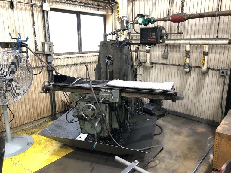 Kearney & Trecker 307-S12 Horizontal Milling Machine with Newall DP7 3-Axis Digital Readout, Arbor Support Attachment, Vertical Milling Head Attachment