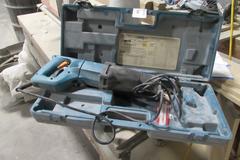 Makita Reciprocating Saw with Plastic Case