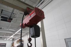 1/2 Ton Capacity Aluminum Frame Gantry Crane with Dayton Electric Hoist