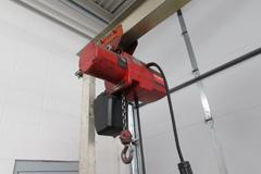 1/2 Ton Capacity Aluminum Frame Gantry Crane with Dayton Electric Hoist