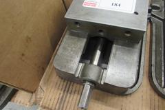 Kurt D675 6" Machine Vise
