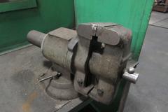 Double Sided Metal Work Bench With 2 5" Bench Vises & Granite Surface Plate