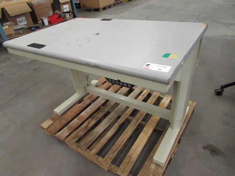 Lista Align Motorized Adjustable Height Table.  1000lb Capacity, No Cord